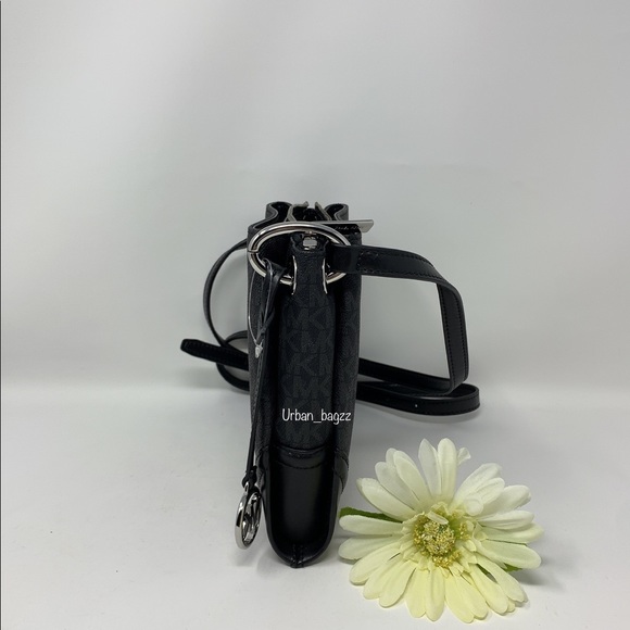 Michael Kors Nicole Triple Compartment Crossbody - Picture 4 of 10